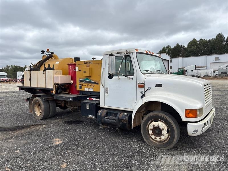 International 4700 Commercial vehicle