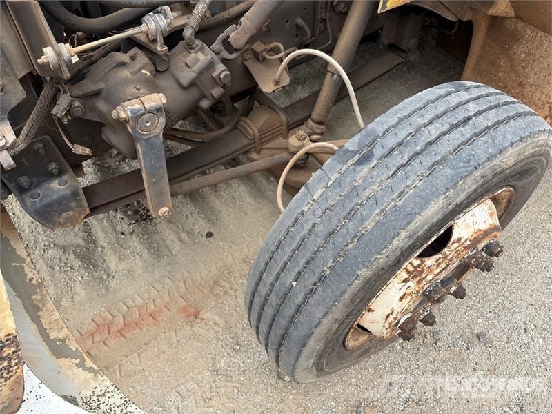 International 4700 Commercial vehicle