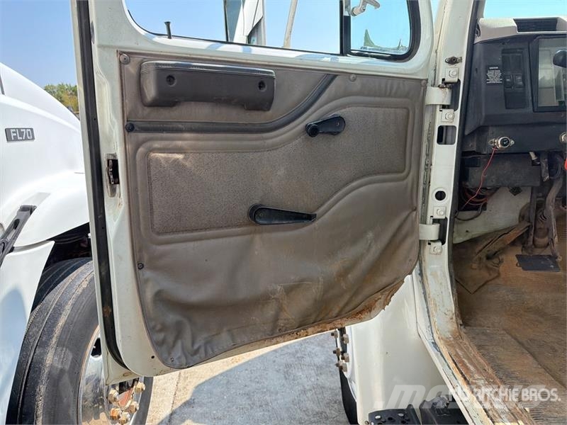 International 4700 Autocisterne
