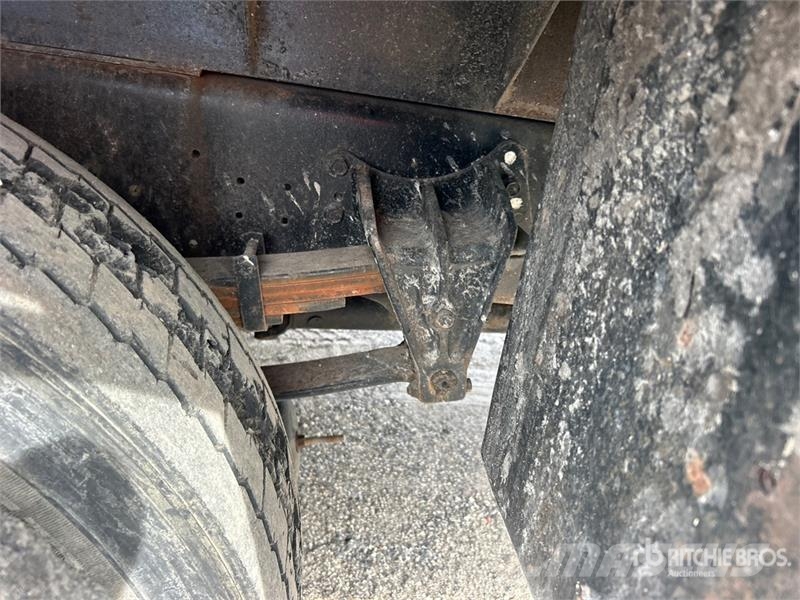 International 4700 덤프 트럭