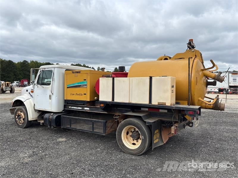 International 4700 Commercial vehicle
