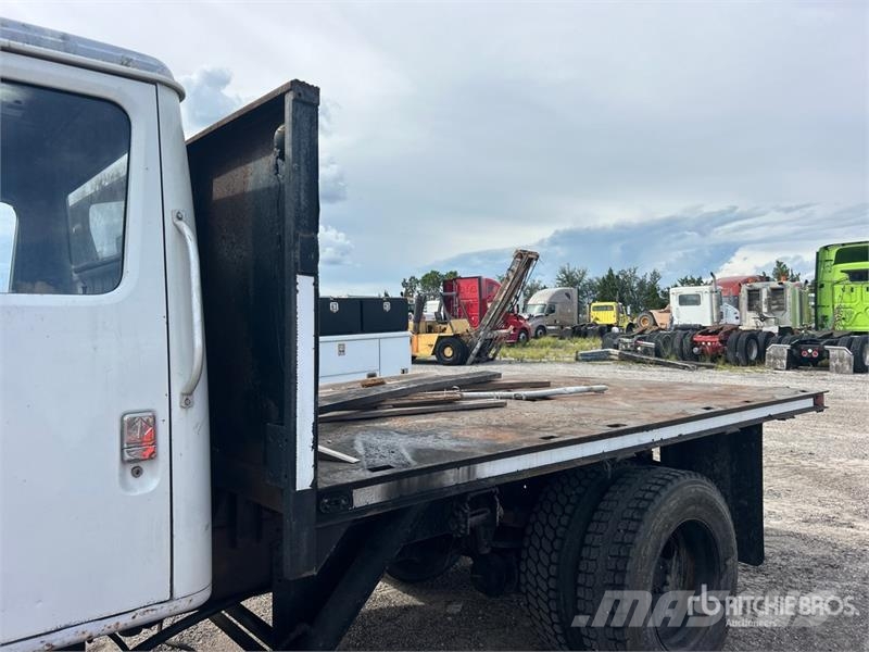 International 4700 덤프 트럭