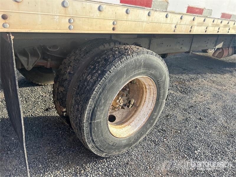 International 4700 Furgons