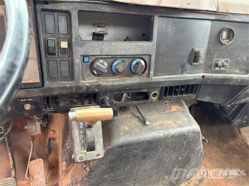 International 4700 Commercial vehicle