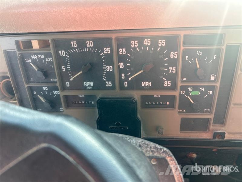 International 4700 Furgons