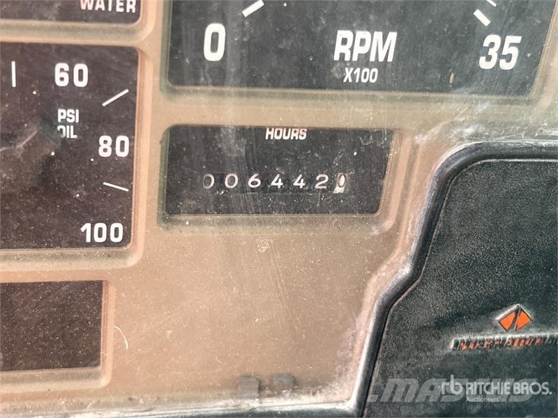 International 4700 덤프 트럭