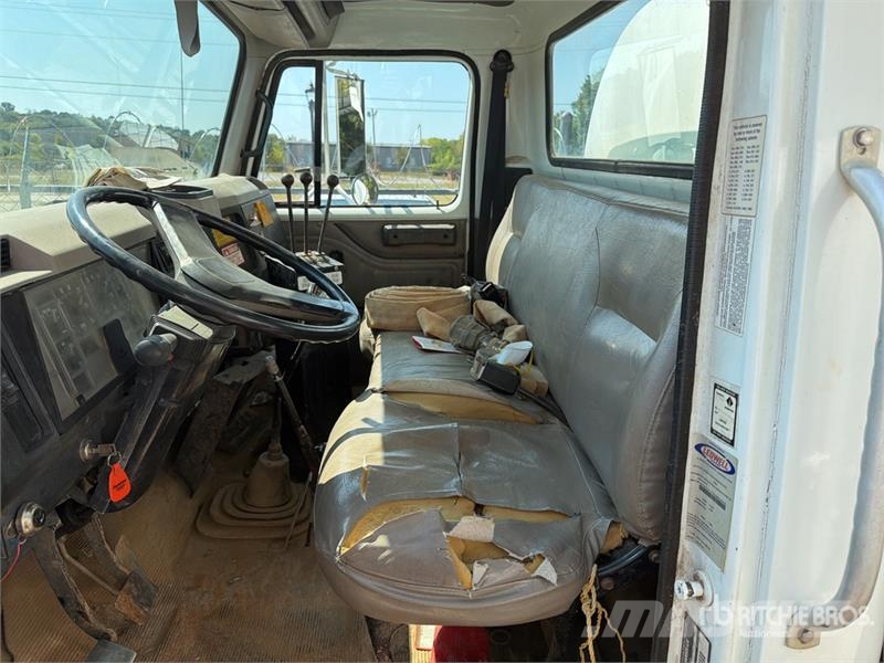 International 4700 Autocisterne