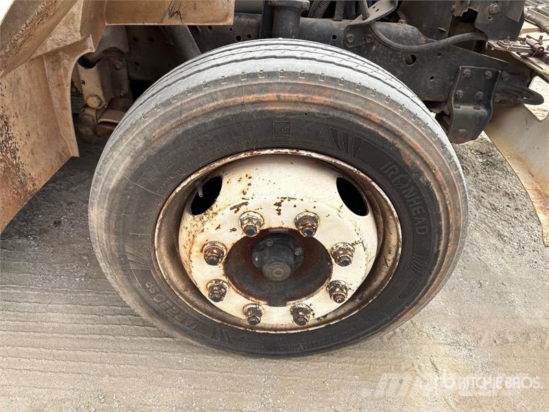 International 4700 Commercial vehicle