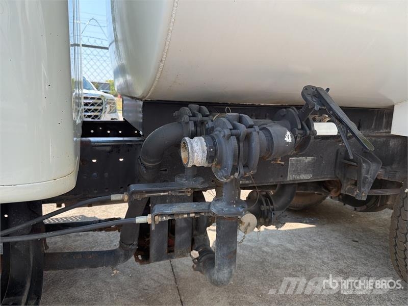 International 4700 Autocisterne