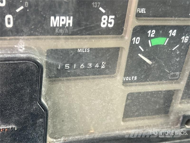 International 4700 덤프 트럭