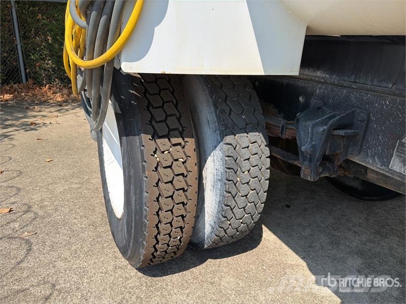 International 4700 Autocisterne