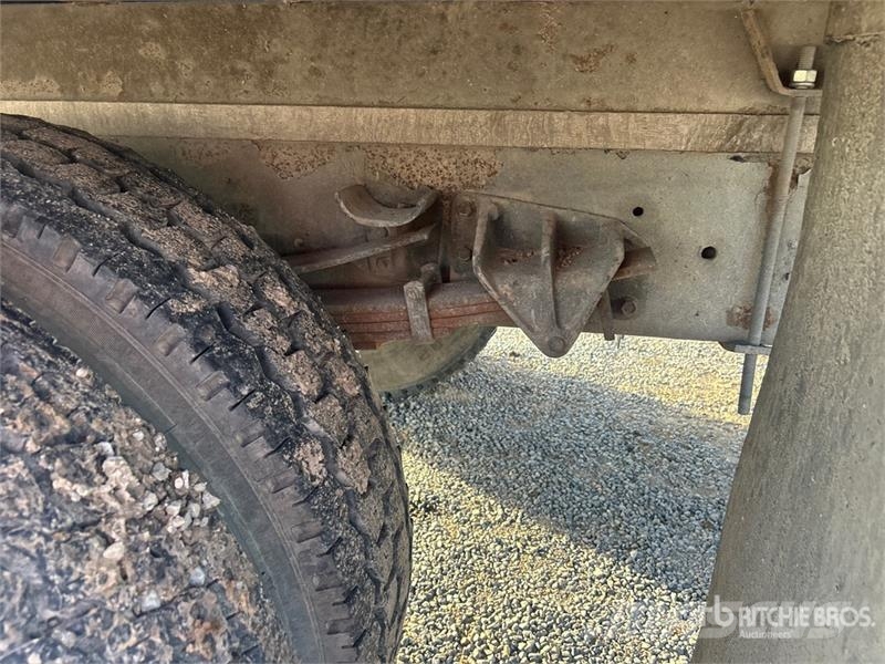 International 4700 Furgons