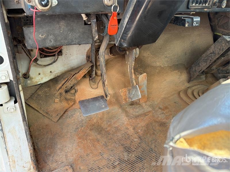 International 4700 Autocisterne