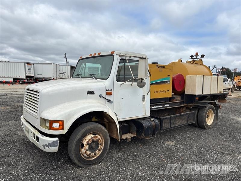 International 4700 Commercial vehicle