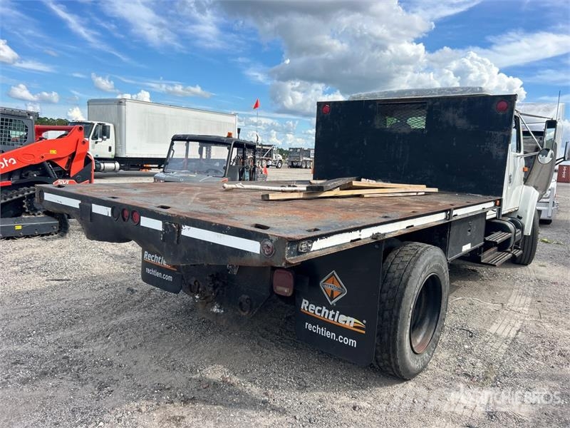 International 4700 덤프 트럭