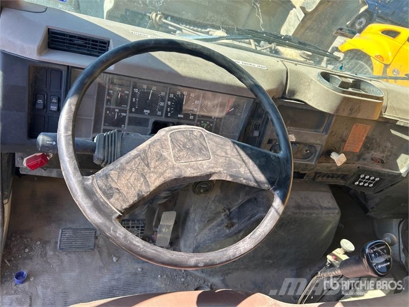 International 4700 自卸式货车