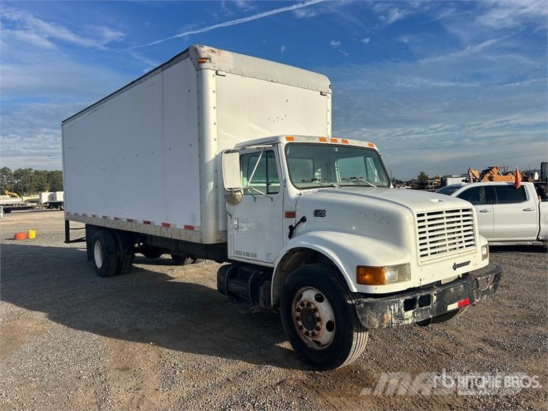 International 4700 Furgons
