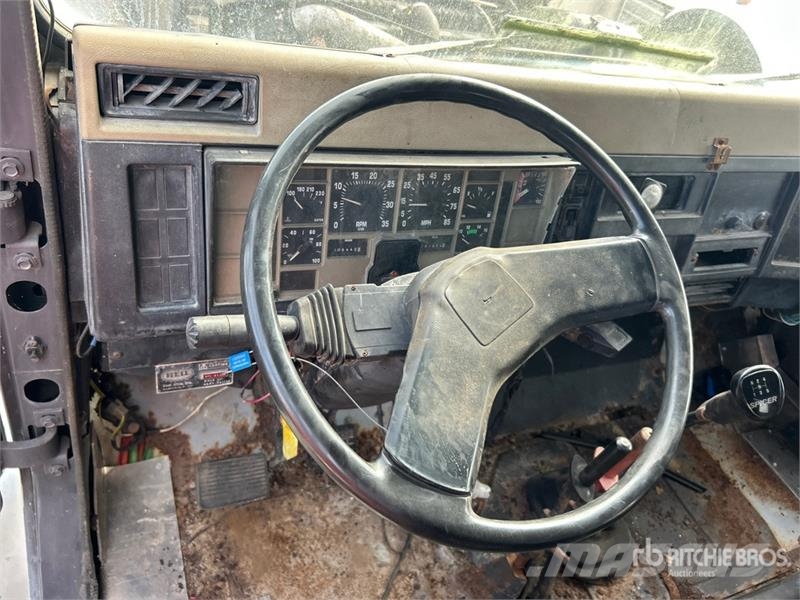 International 4700 덤프 트럭