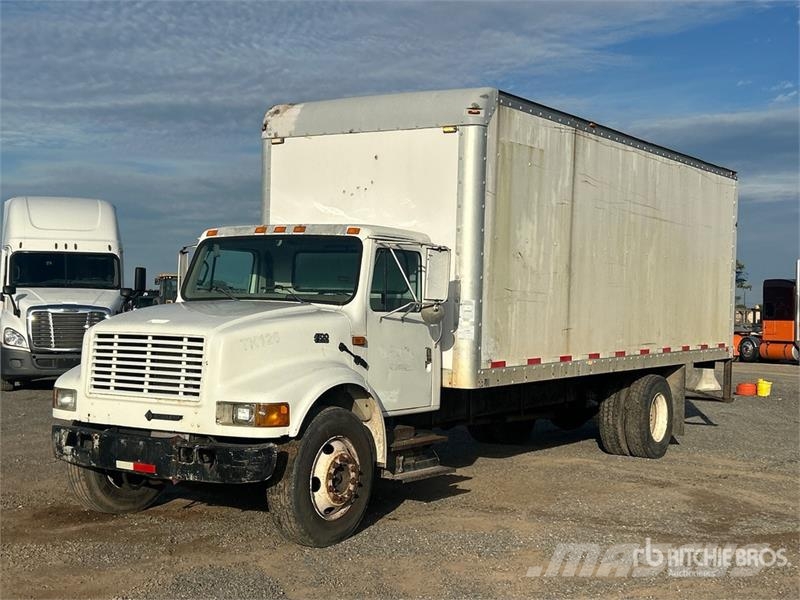 International 4700 Furgons