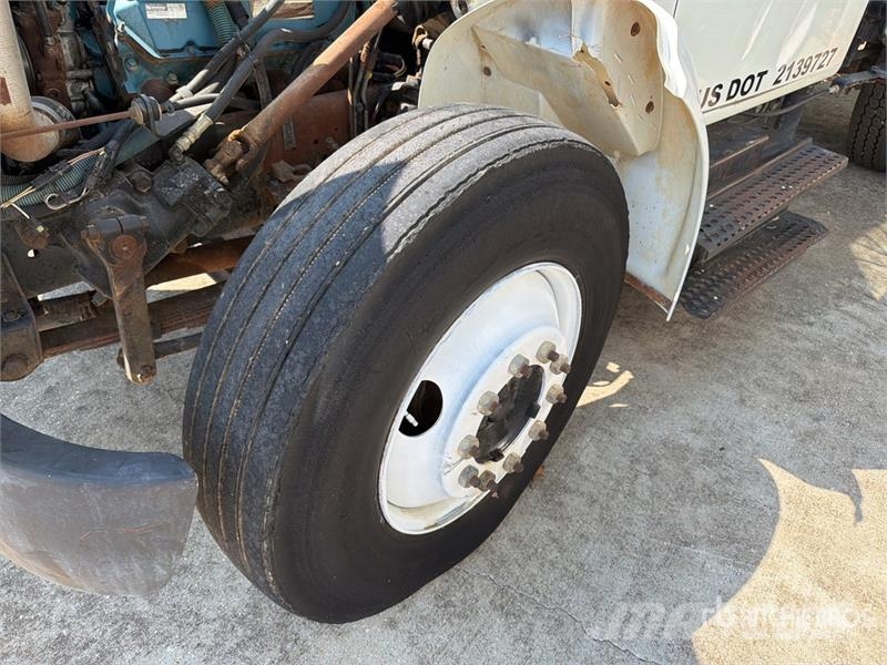 International 4700 Autocisterne