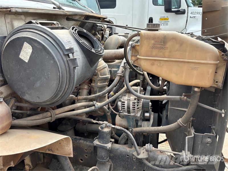 International 4700 Commercial vehicle