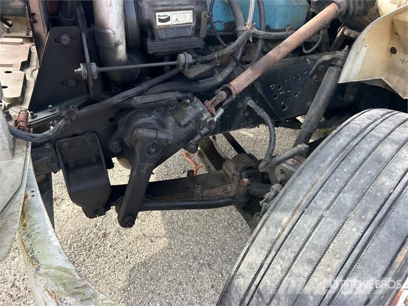 International 4700 덤프 트럭