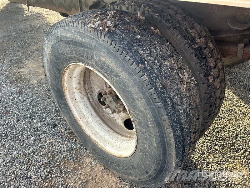 International 4700 Furgons