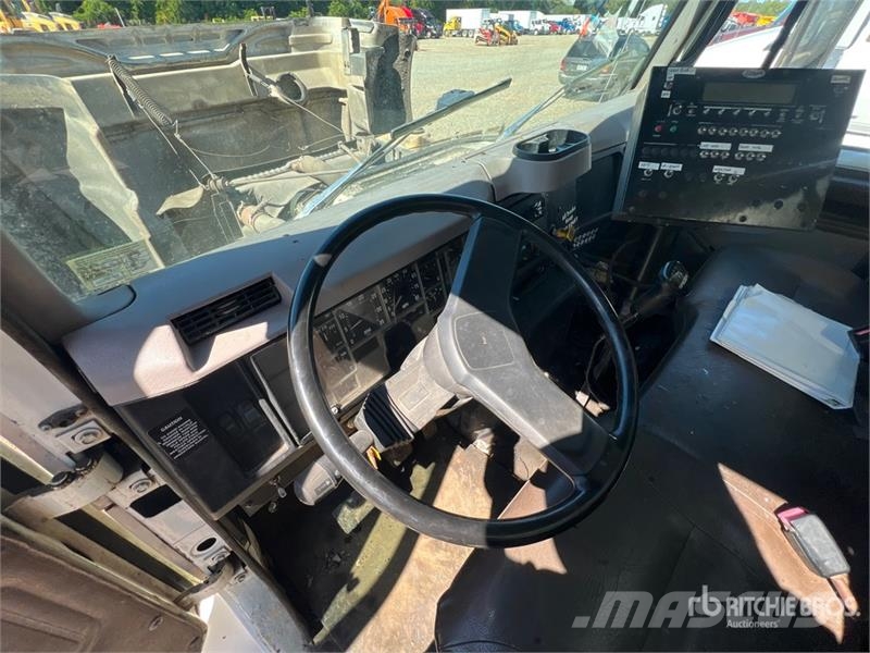 International 4900 Tovornjaki cisterne