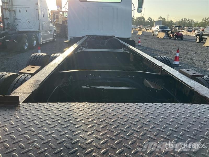 International 4900 Cabinas