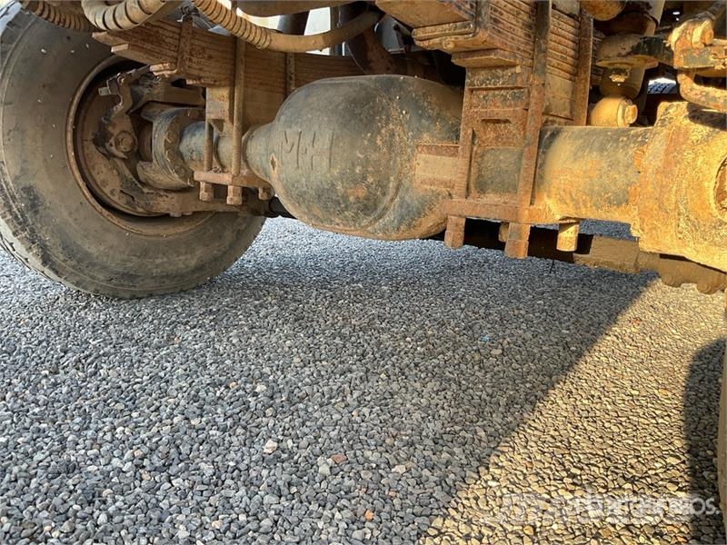 International 4900 Cabinas