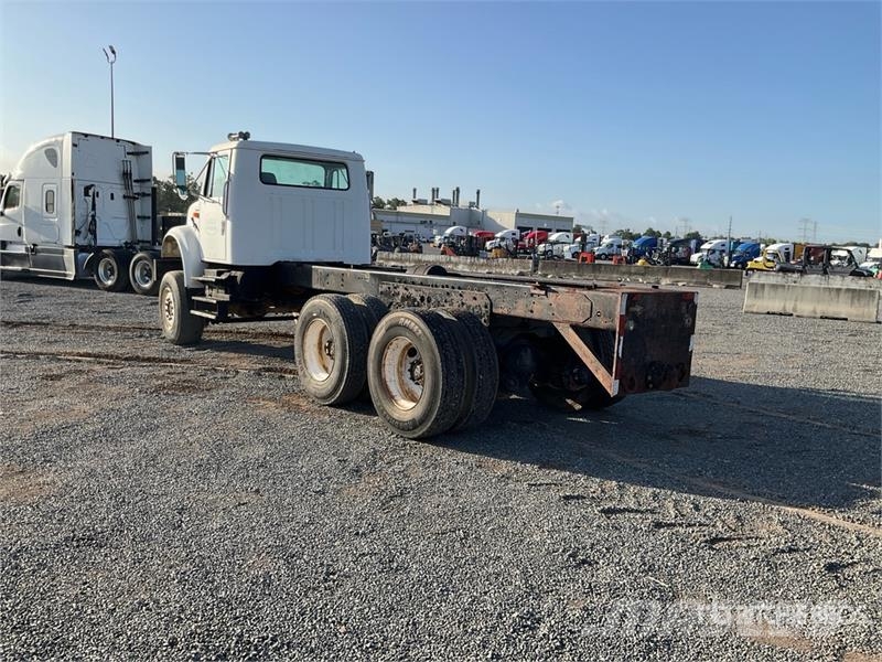 International 4900 Cabinas