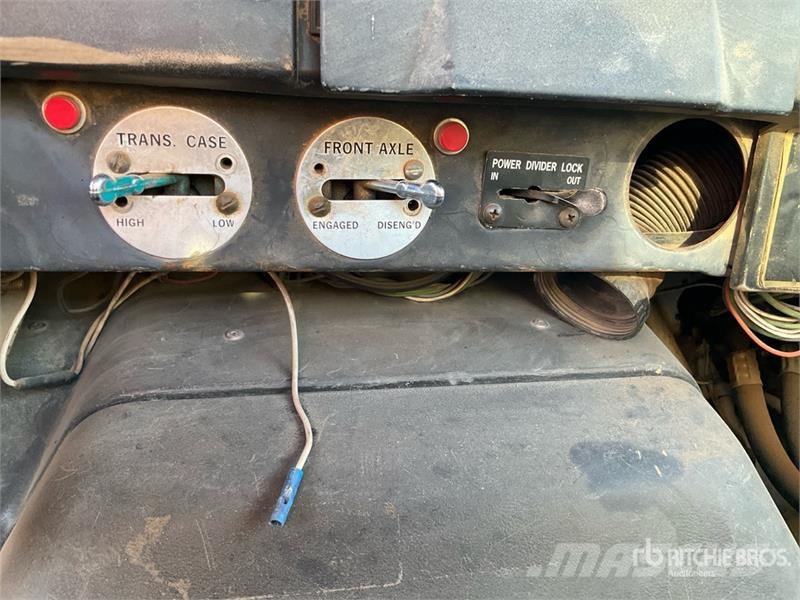 International 4900 Cabinas