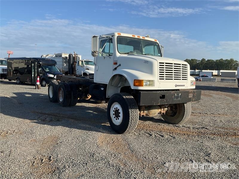 International 4900 Cabinas