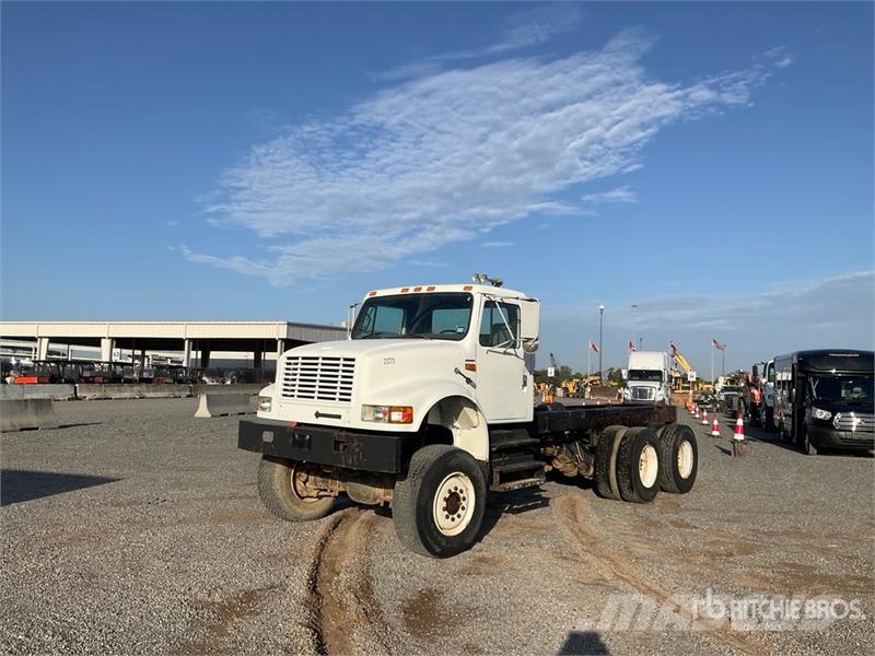 International 4900 Cabinas