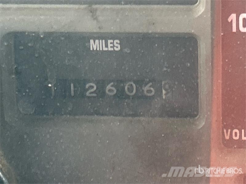 International 4900 شاحنات قلابة