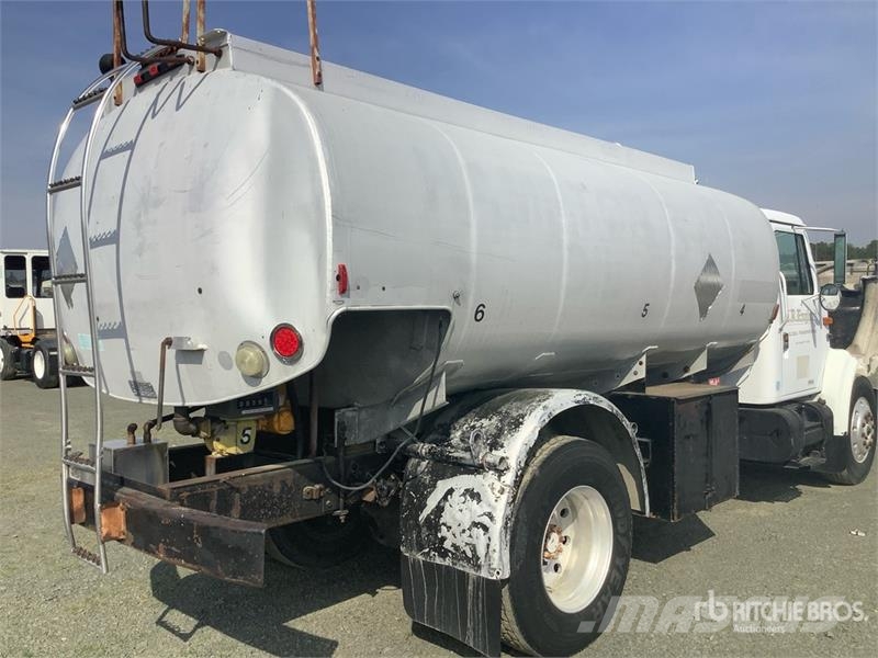 International 4900 4x2 Fuel Truck Autocisterna