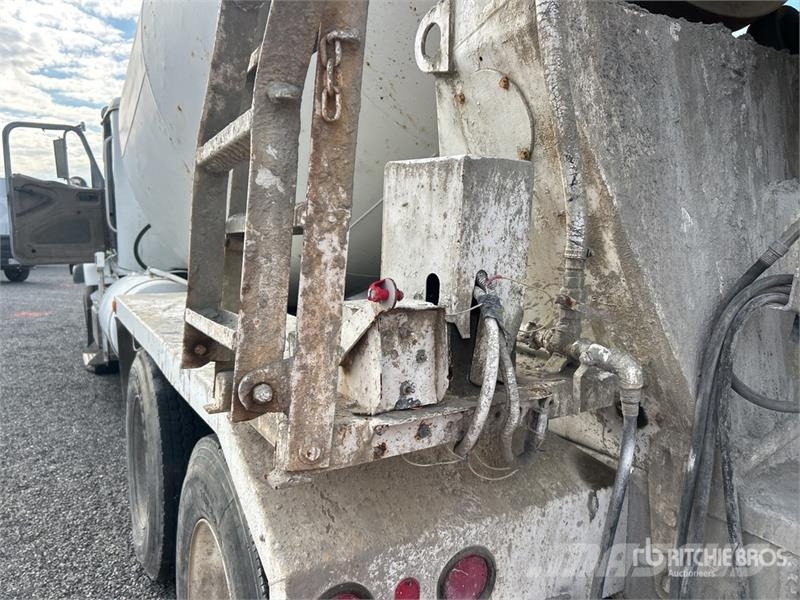 International 5600i Автобетоносмесители