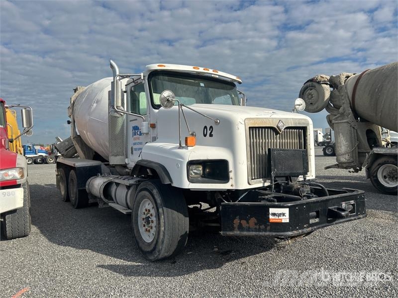 International 5600i Автобетоносмесители