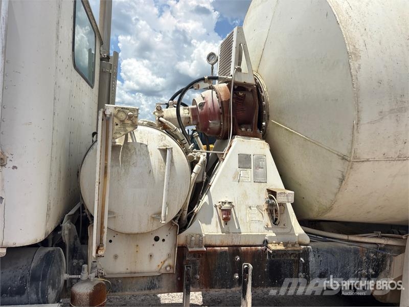 International 5600i Betoniere