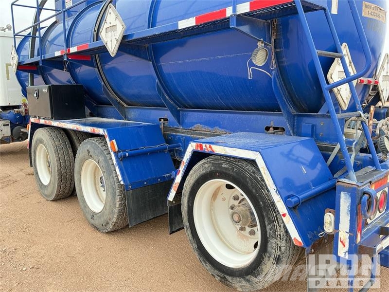 International 5600i 1600 gal 6x4 Water Truck Tankvogne - vand