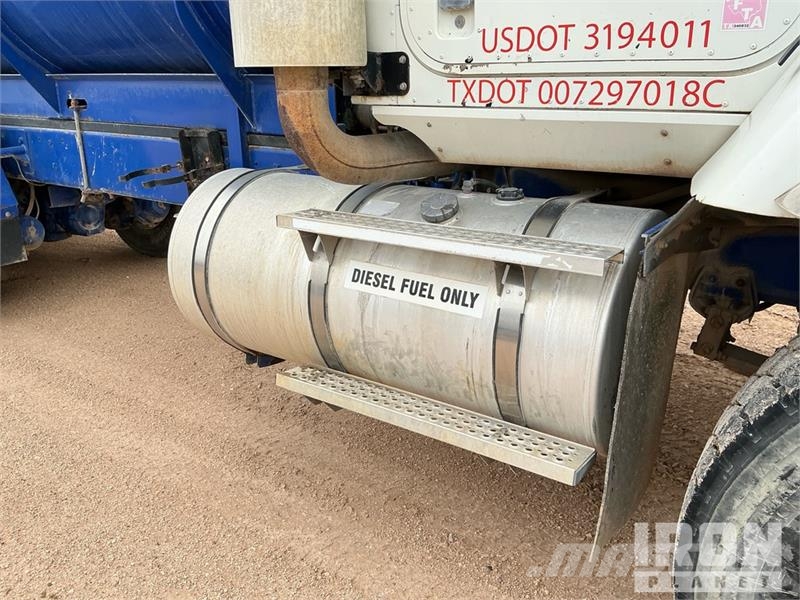 International 5600i 1600 gal 6x4 Water Truck Tankvogne - vand