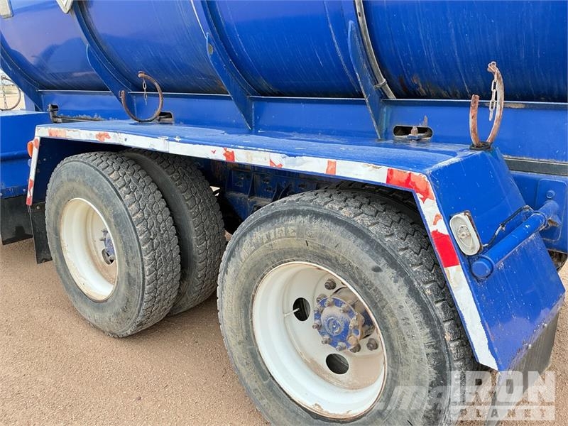 International 5600i 1600 gal 6x4 Water Truck Tankvogne - vand