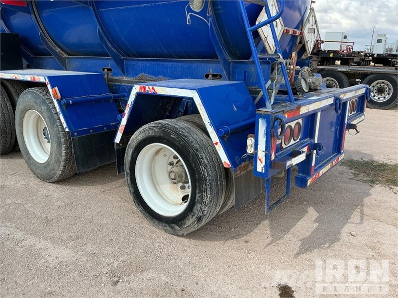 International 5600i 1600 gal 6x4 Water Truck Tankvogne - vand