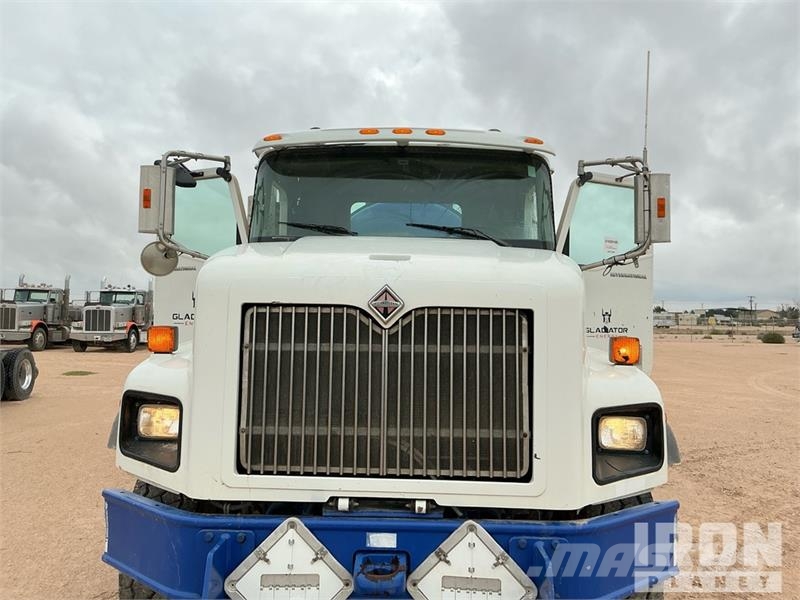 International 5600i 1600 gal 6x4 Water Truck Tankvogne - vand