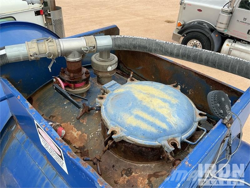 International 5600i 1600 gal 6x4 Water Truck Tankvogne - vand