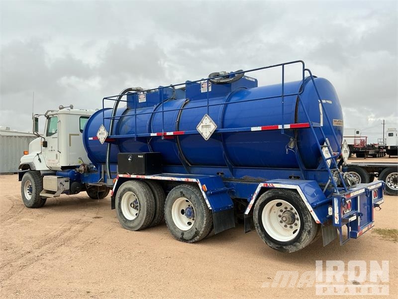 International 5600i 1600 gal 6x4 Water Truck Tankvogne - vand