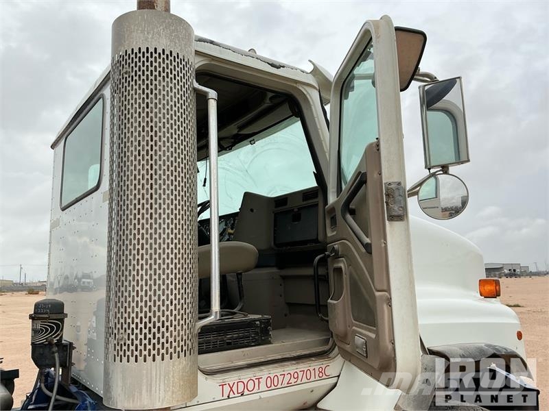 International 5600i 1600 gal 6x4 Water Truck Tankvogne - vand