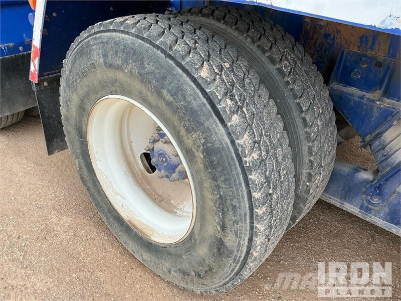 International 5600i 1600 gal 6x4 Water Truck Tankvogne - vand