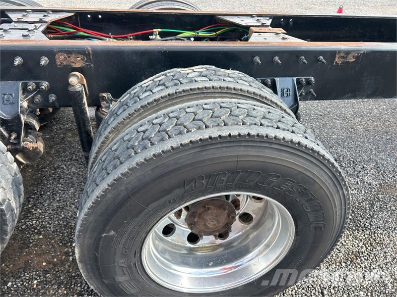 International 5900i Ohjaamot ja sisustat