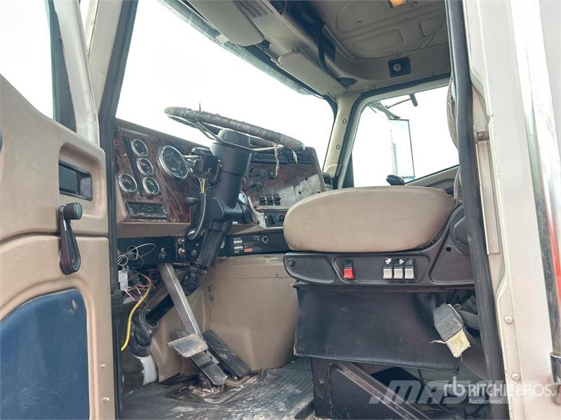 International 5900i Ohjaamot ja sisustat